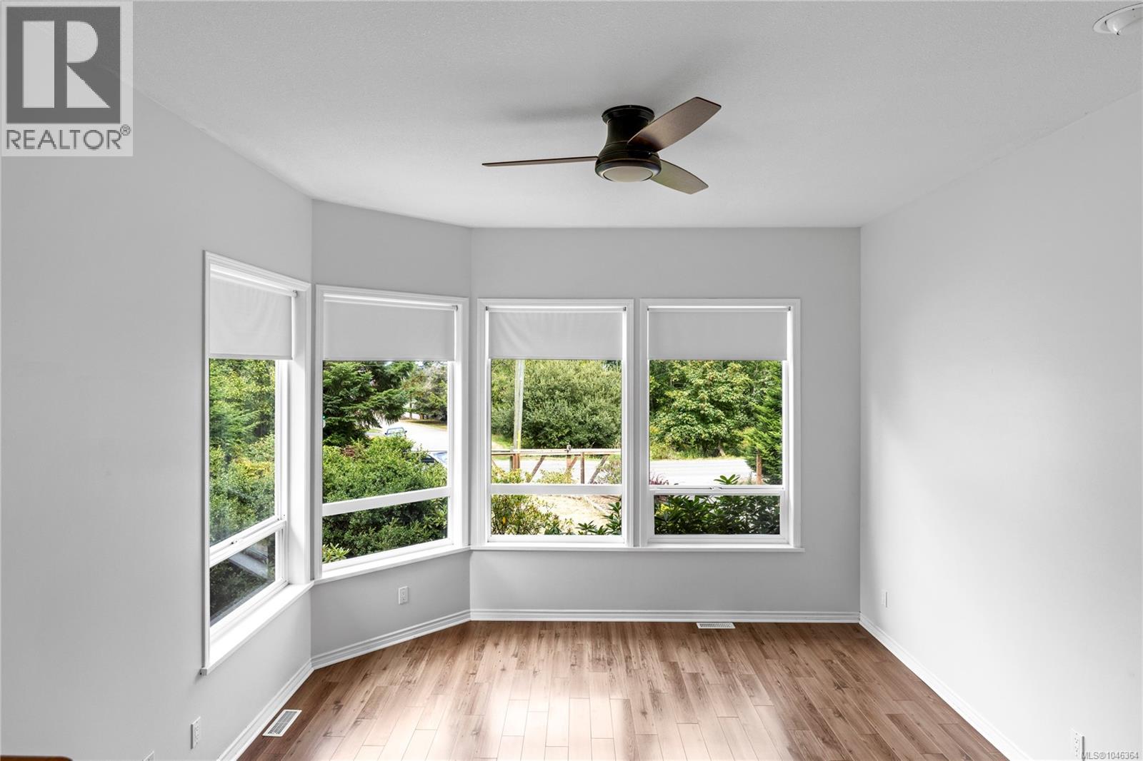 3104 Dolphin Dr - 3