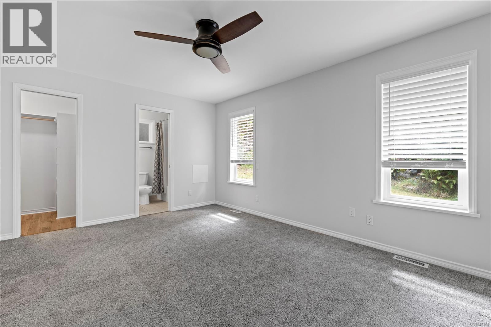 3104 Dolphin Dr - Image 8