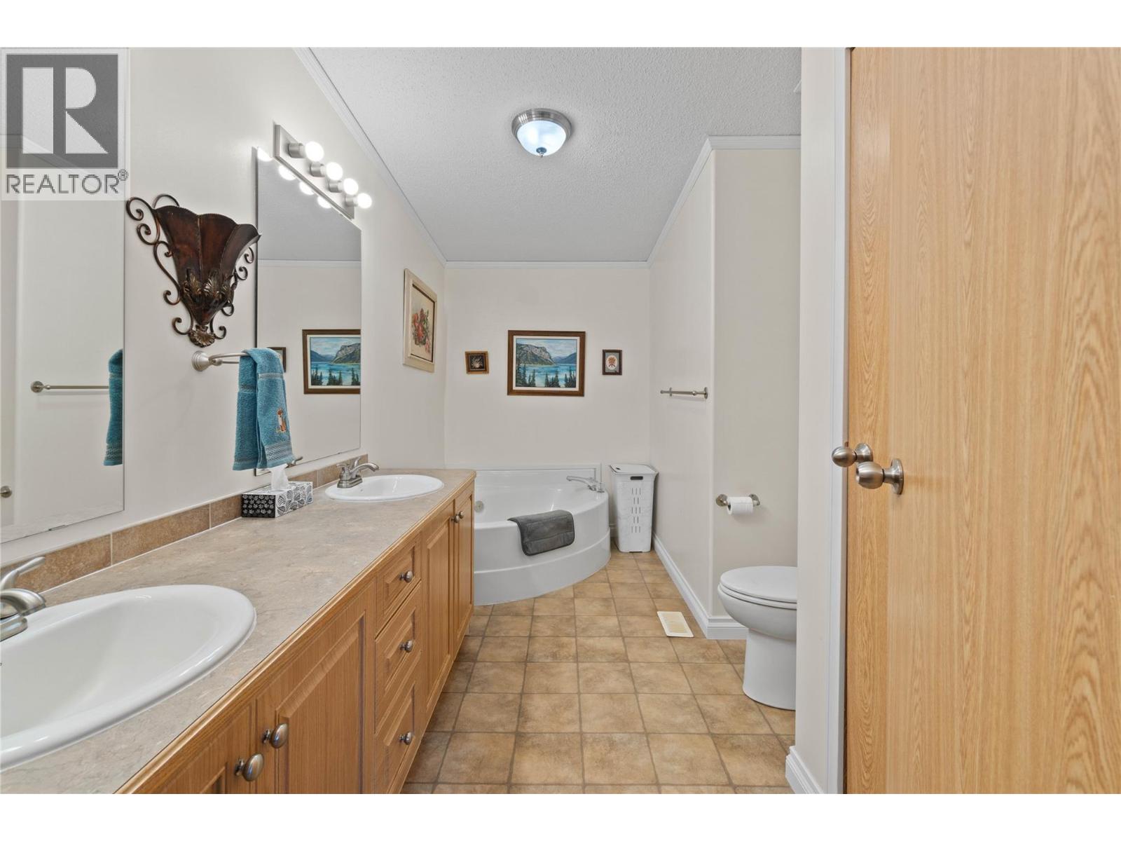 #48 1885 Tappen Notch Hill Road - 27