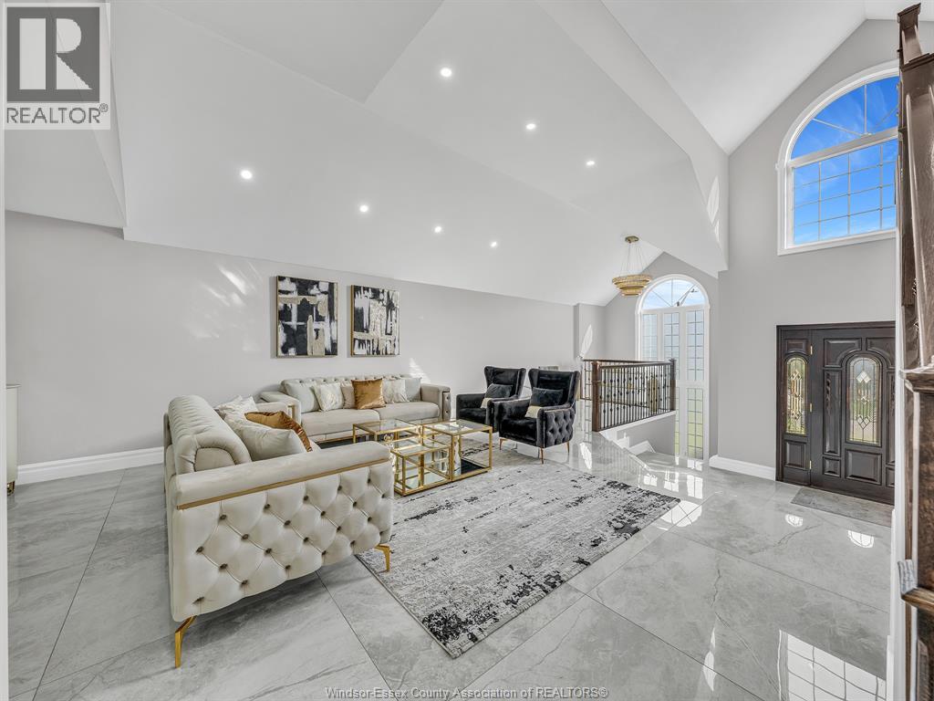 204 HAMPTON CRESCENT - 14