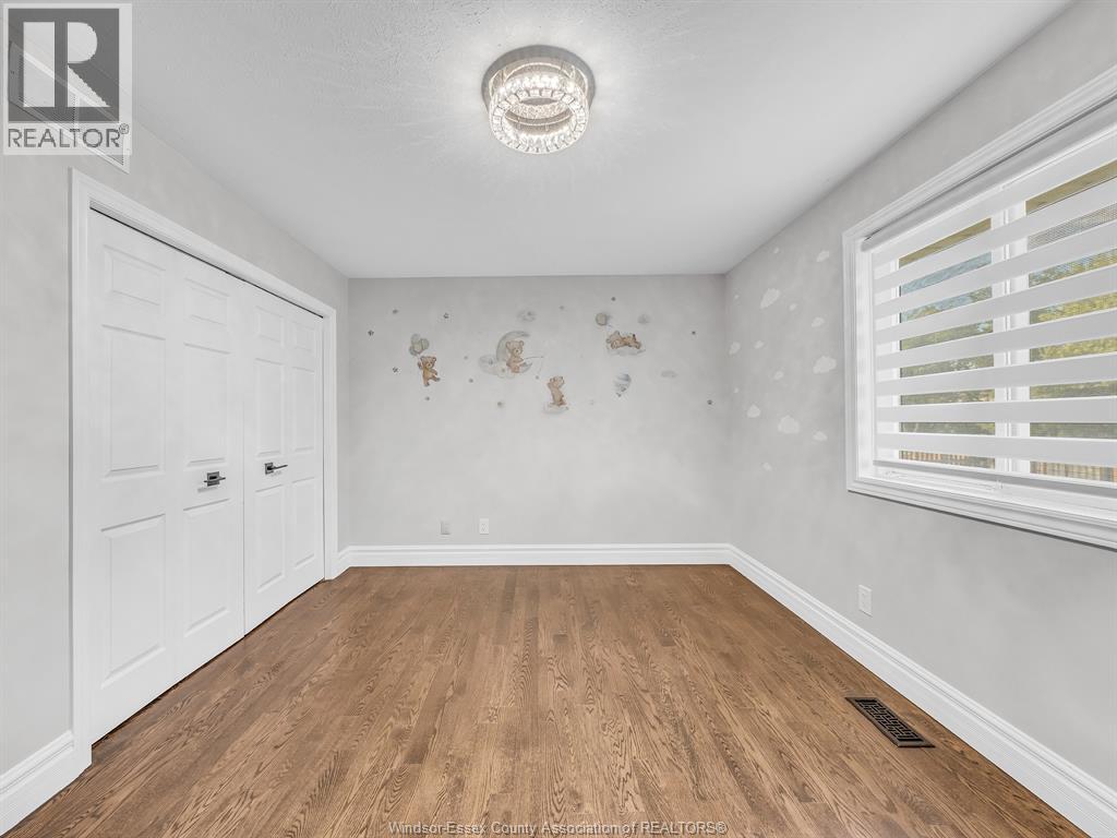 204 HAMPTON CRESCENT - 29