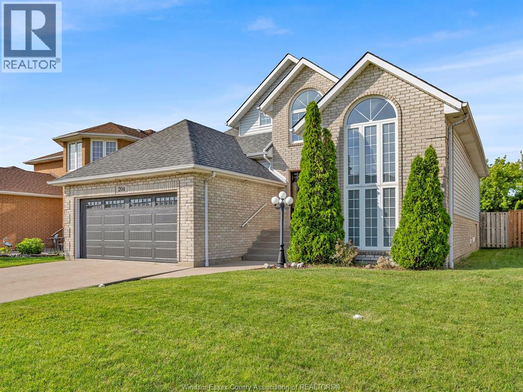 204 HAMPTON CRESCENT - 4