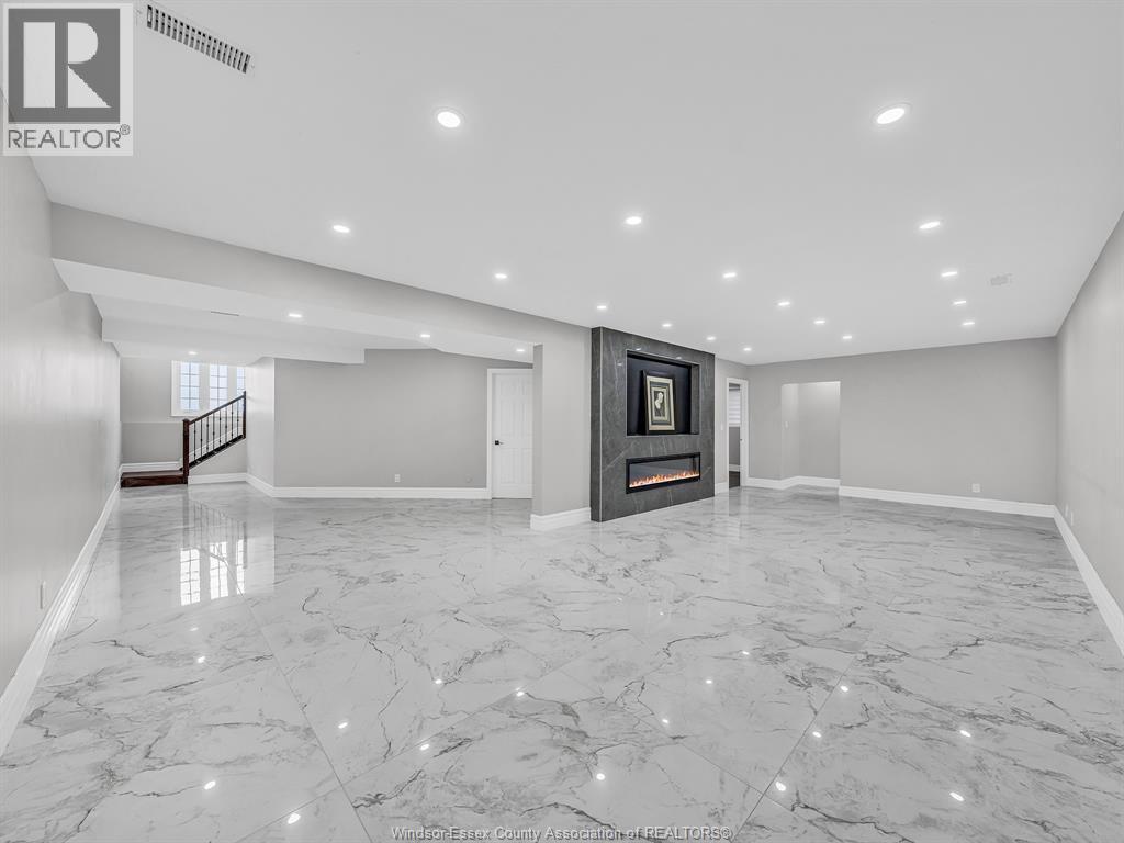 204 HAMPTON CRESCENT - Image 42