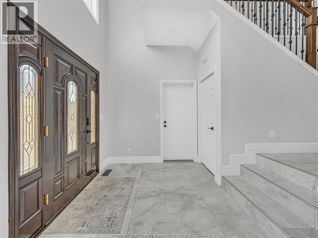 204 HAMPTON CRESCENT - 8