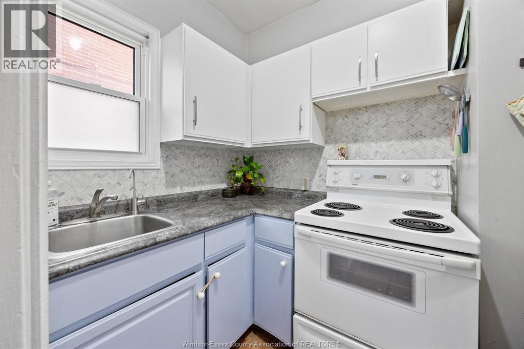 1545 LILLIAN AVENUE - 15