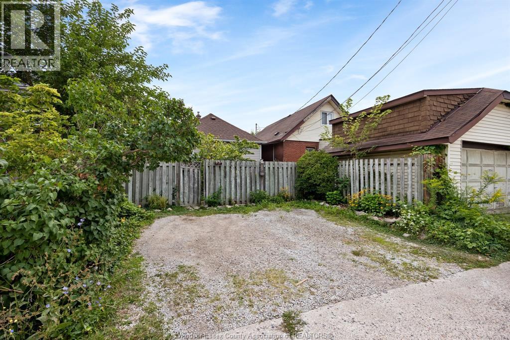 1545 LILLIAN AVENUE - Image 24