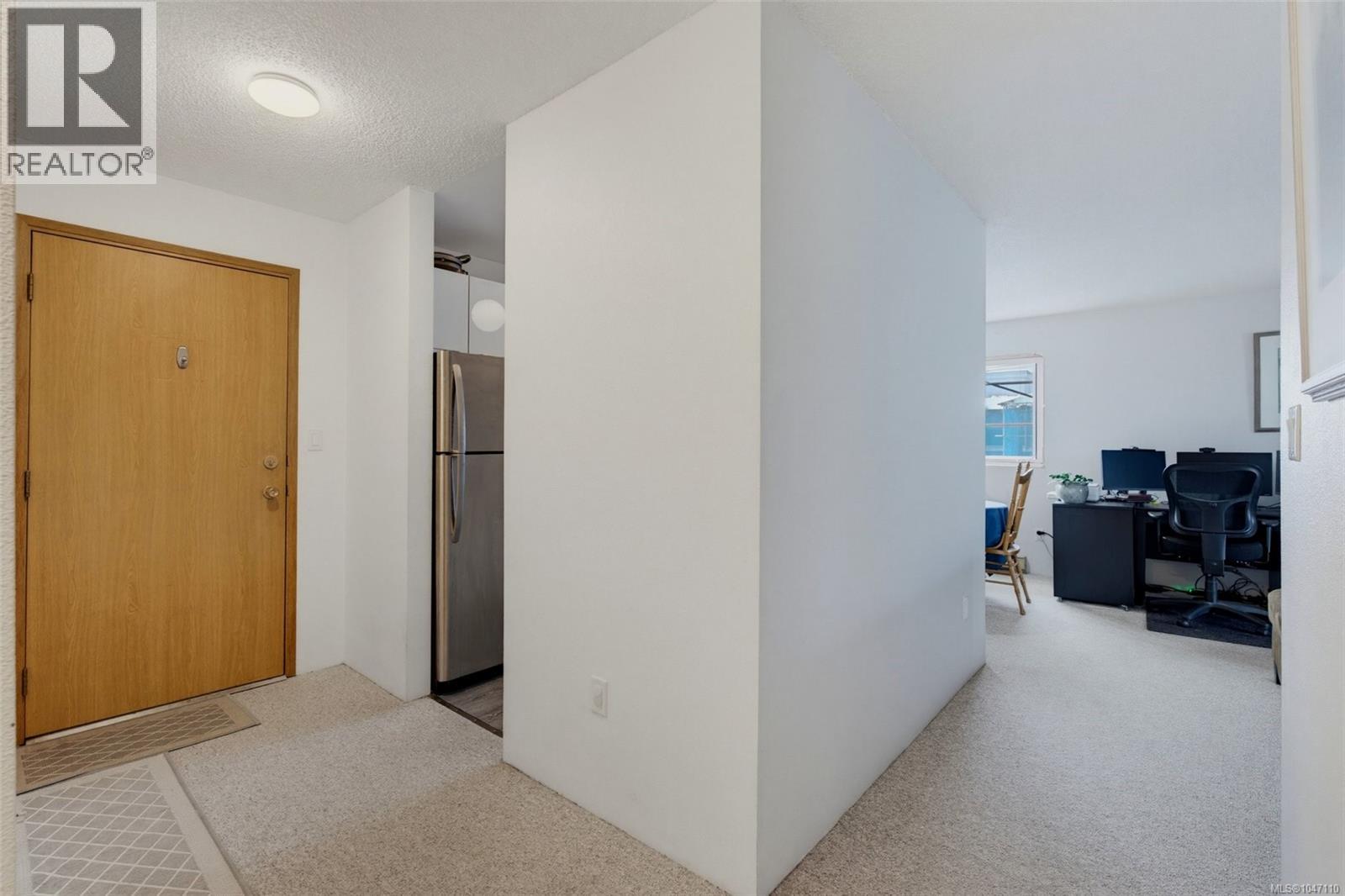 421 3255 Glasgow Avenue, Saanich