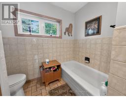 Living room - 284 Fourteenth Avenue, Cochrane, ON P0L1C0 Photo 8