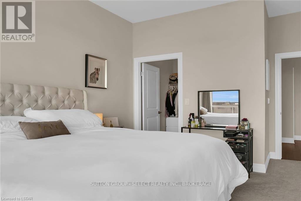 #1002 260 VILLAGEWALK BOULEVARD - Image 18