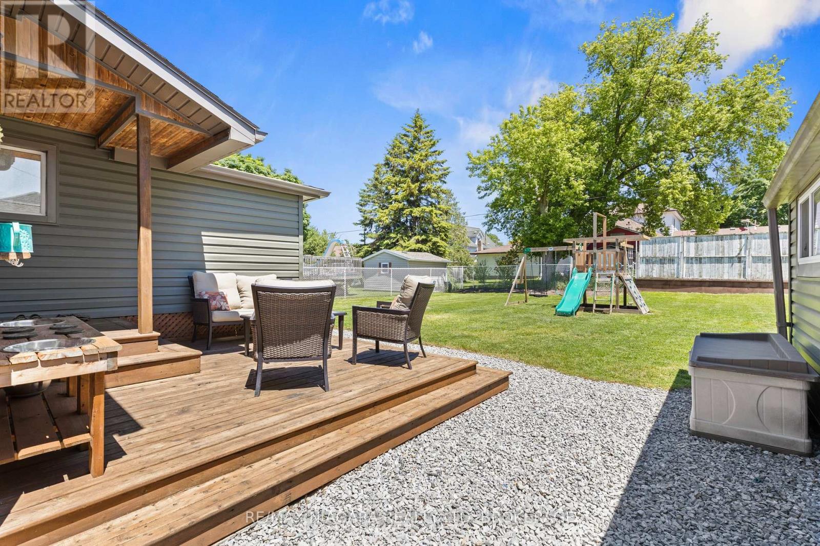 17 HUMBOLDT PARKWAY - Image 32
