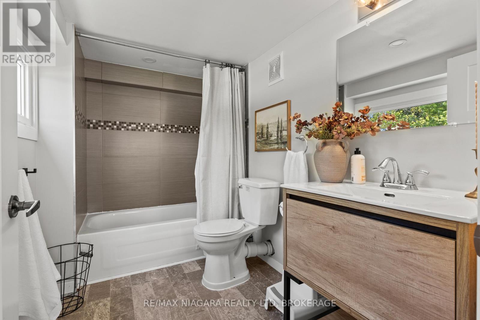 17 HUMBOLDT PARKWAY - Image 5