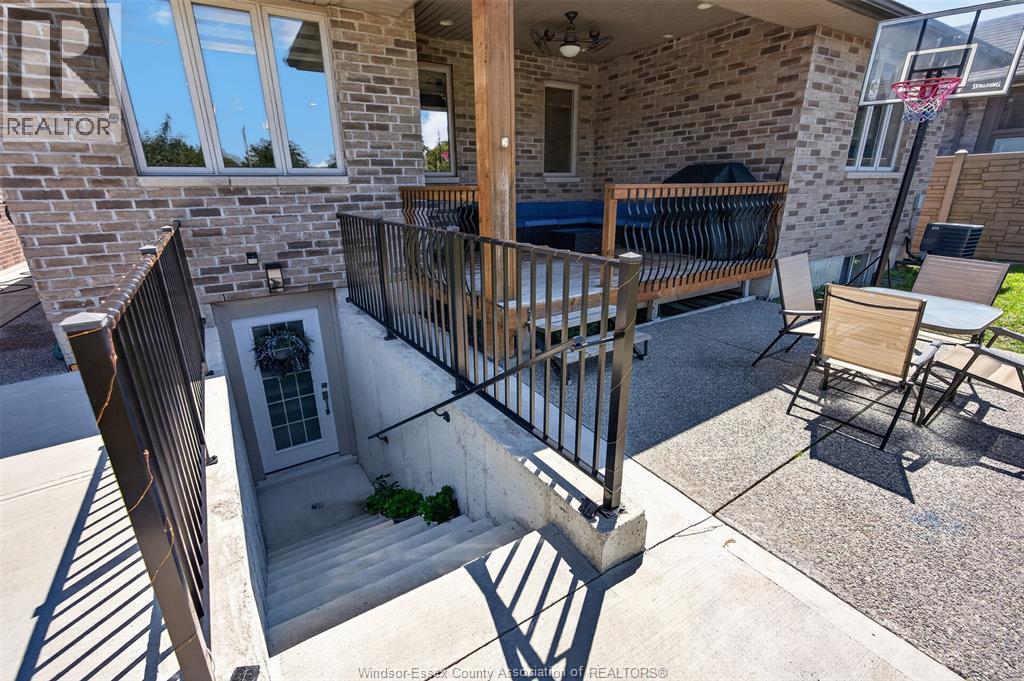 3945 ZANZIBAR CRESCENT - 38