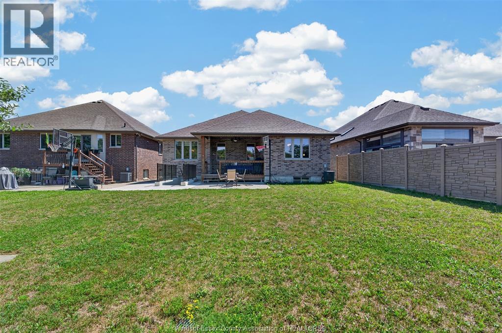 3945 ZANZIBAR CRESCENT - 39
