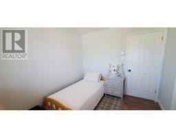 8 Breeze Place thumbnail 18