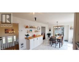 8 Breeze Place thumbnail 3