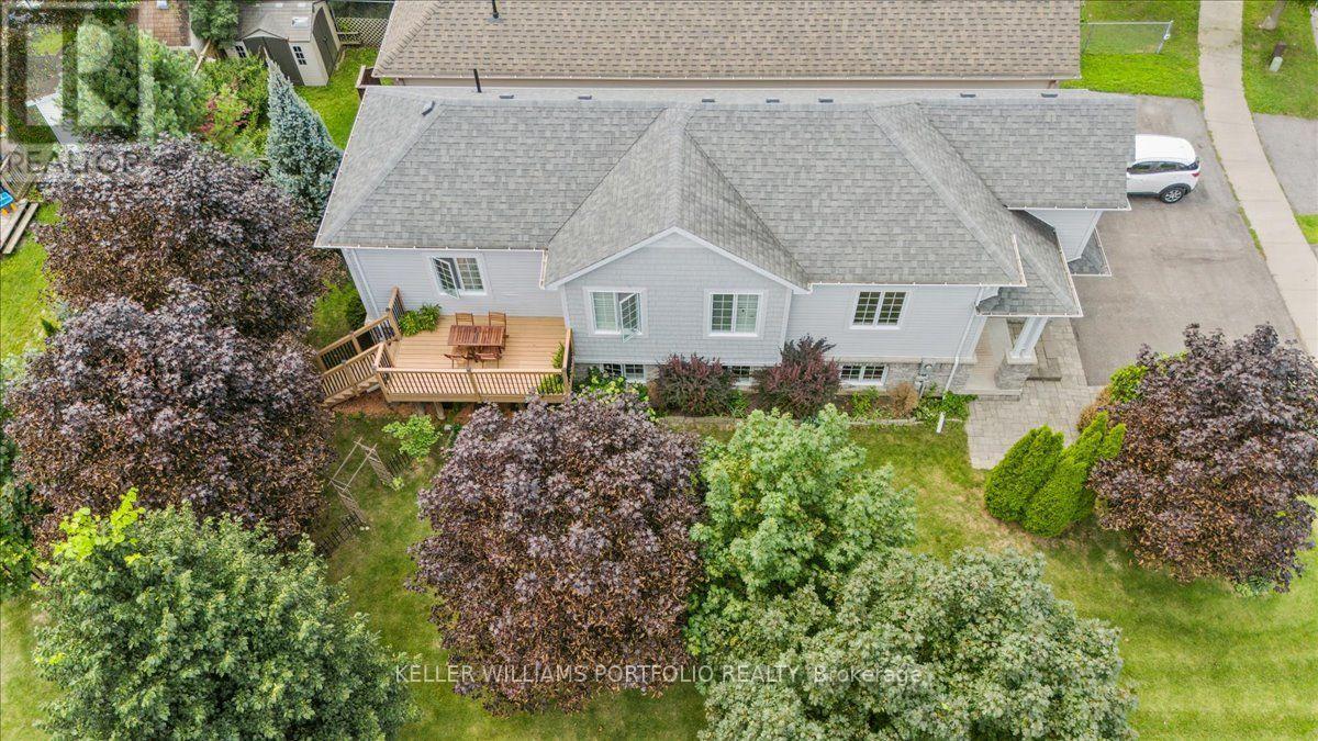 51 SQUIRE FLETCHER DRIVE - 33