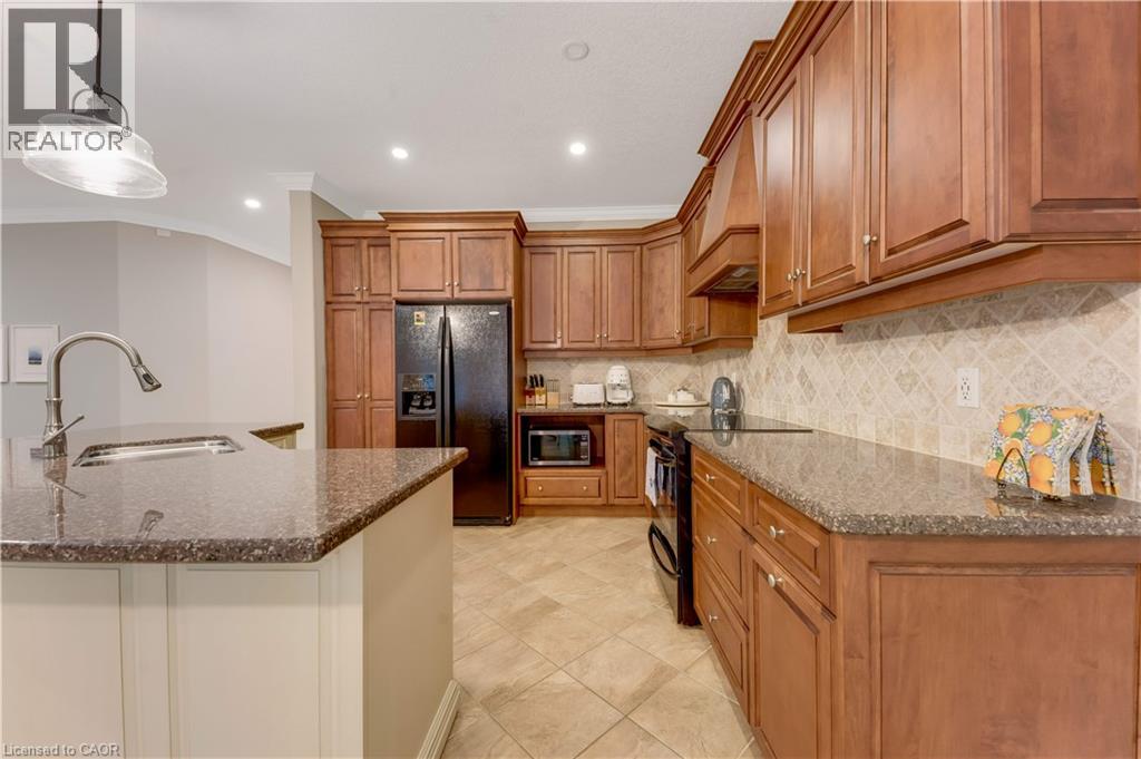 213 EDGEWATER Crescent - Image 14