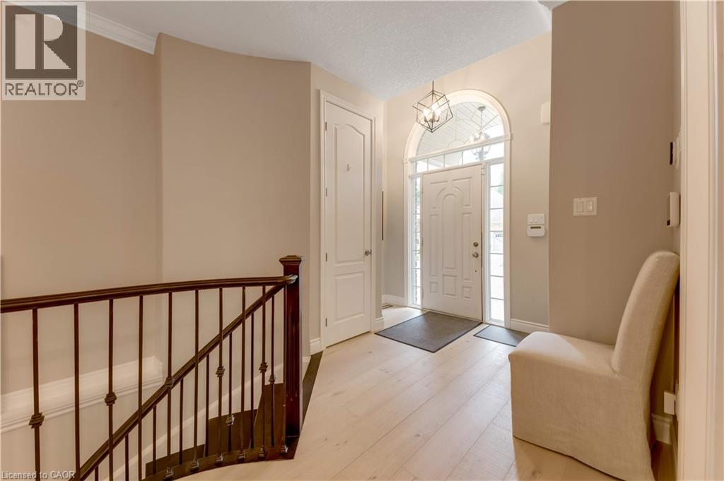 213 EDGEWATER Crescent - Image 27