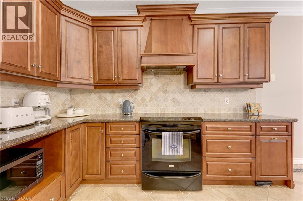 213 EDGEWATER Crescent - Image 17