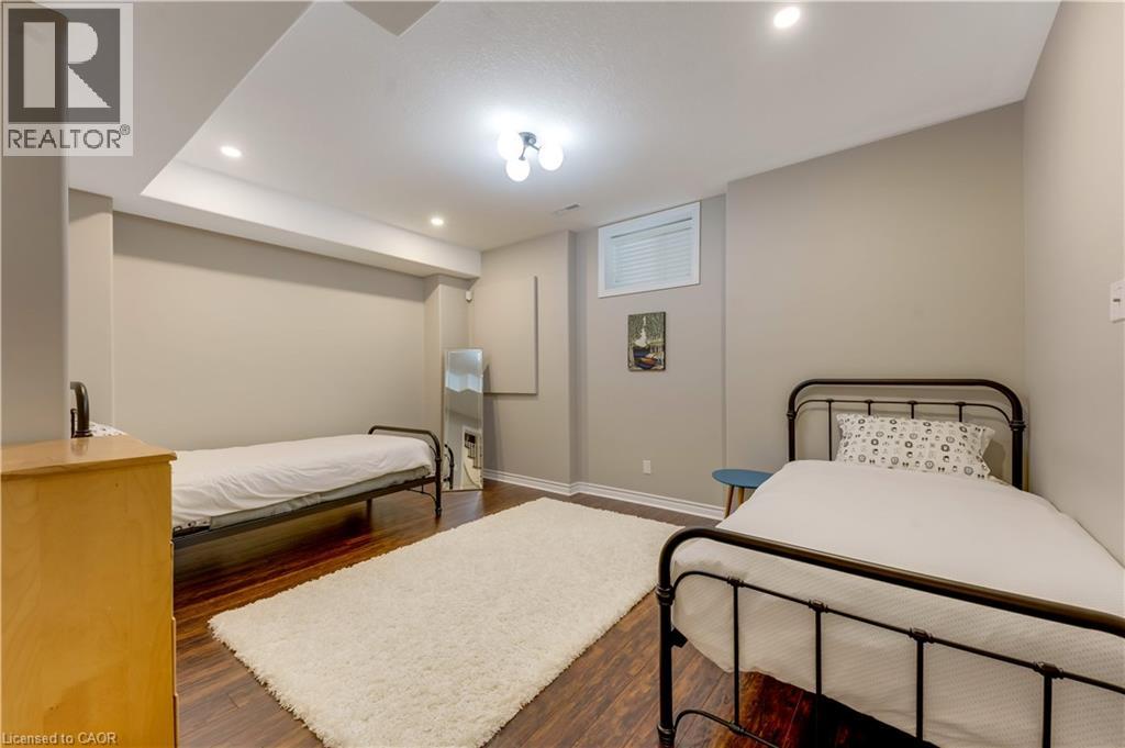 213 EDGEWATER Crescent - Image 37