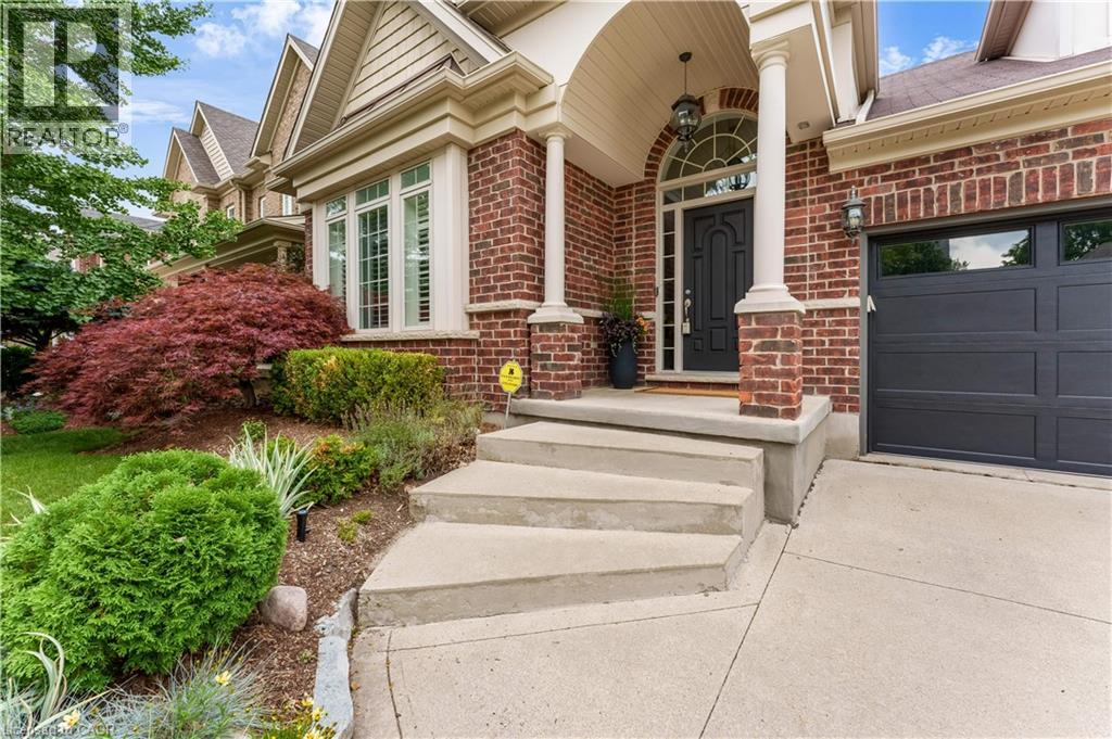 213 EDGEWATER Crescent — photo 3
