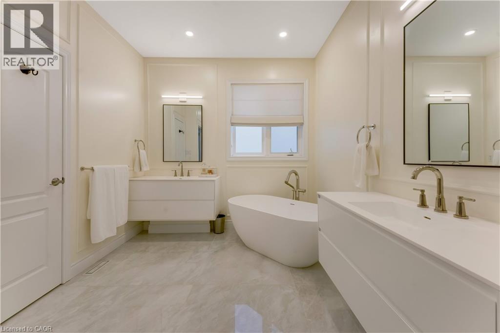 213 EDGEWATER Crescent - Image 25