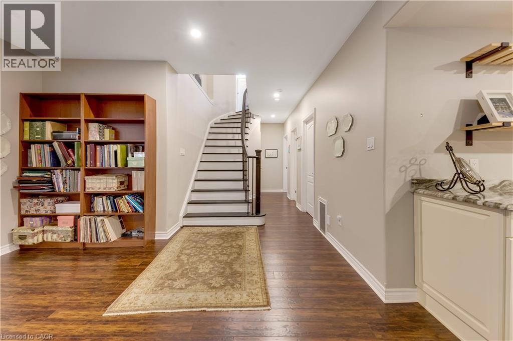 213 EDGEWATER Crescent - Image 35