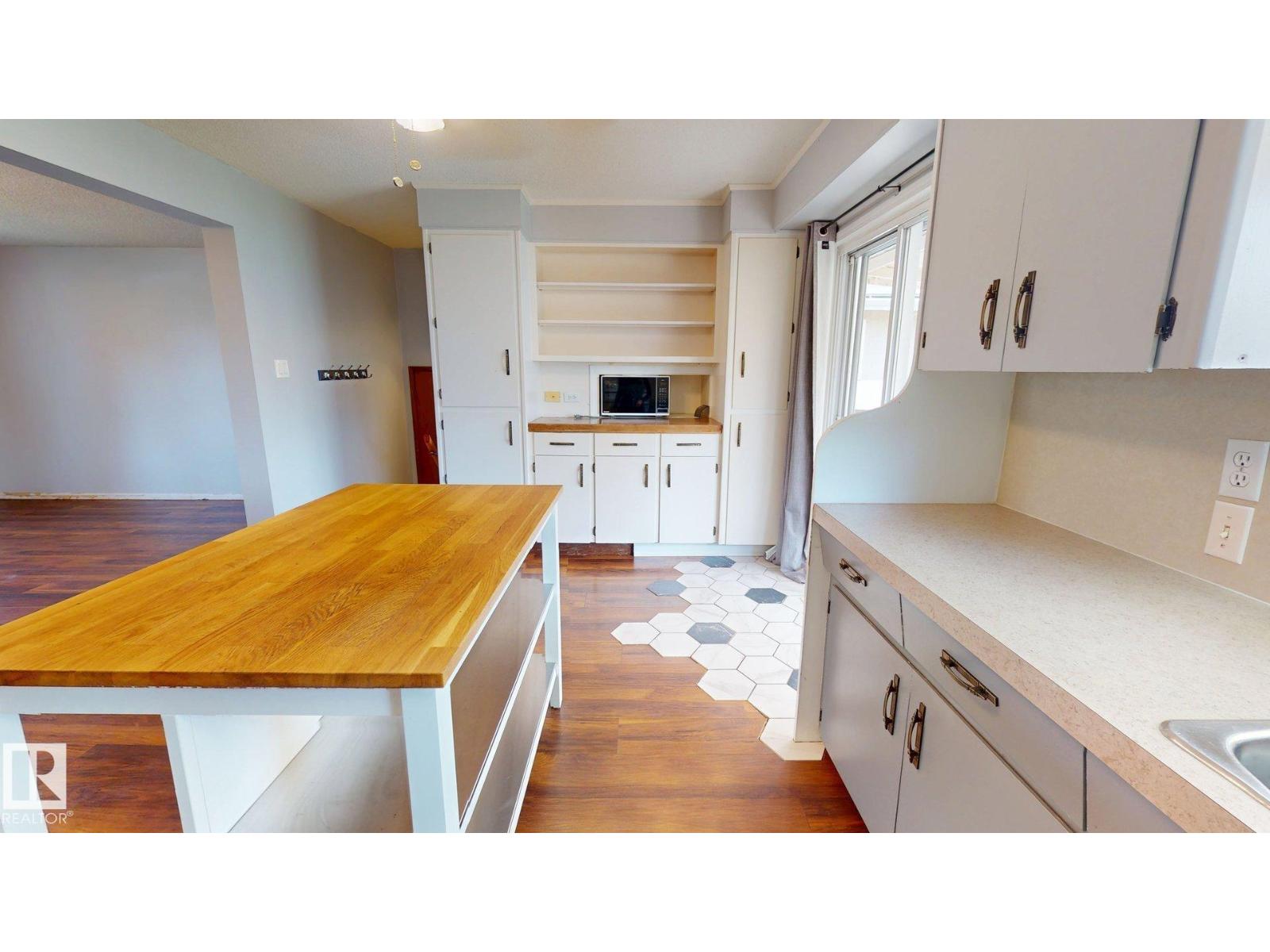 10661 152 ST NW - Image 5