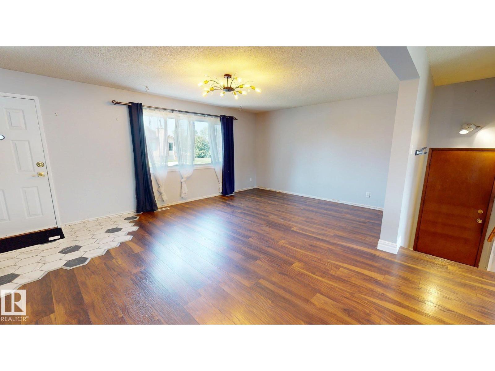 10661 152 ST NW - Image 6