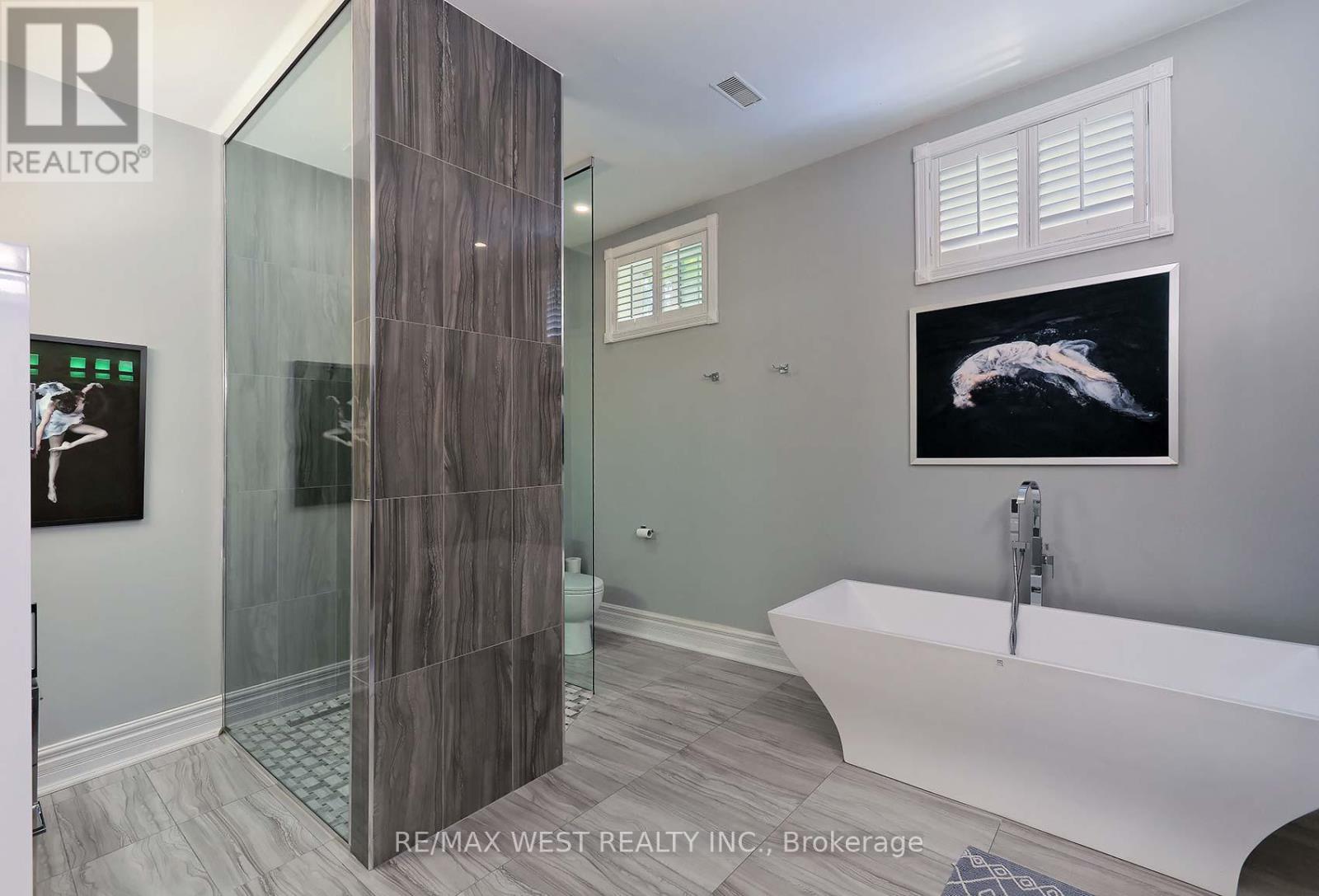 5 HUMBERVIEW DRIVE - 17