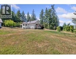 Kitchen - 6249/6259 Island Hwy S, Union Bay, BC V0R3B0 Photo 9