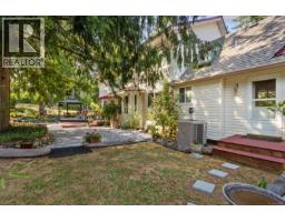 Kitchen - 6249/6259 Island Hwy S, Union Bay, BC V0R3B0 Photo 24