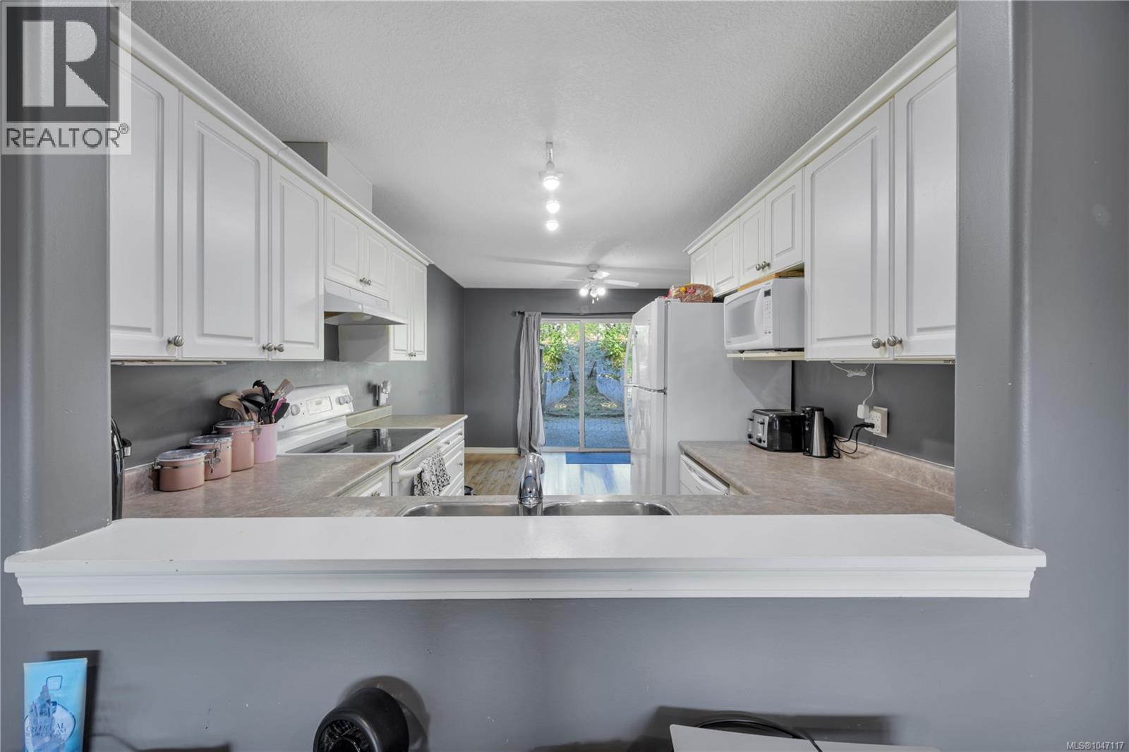 4780 Fairbrook Cres - Image 5