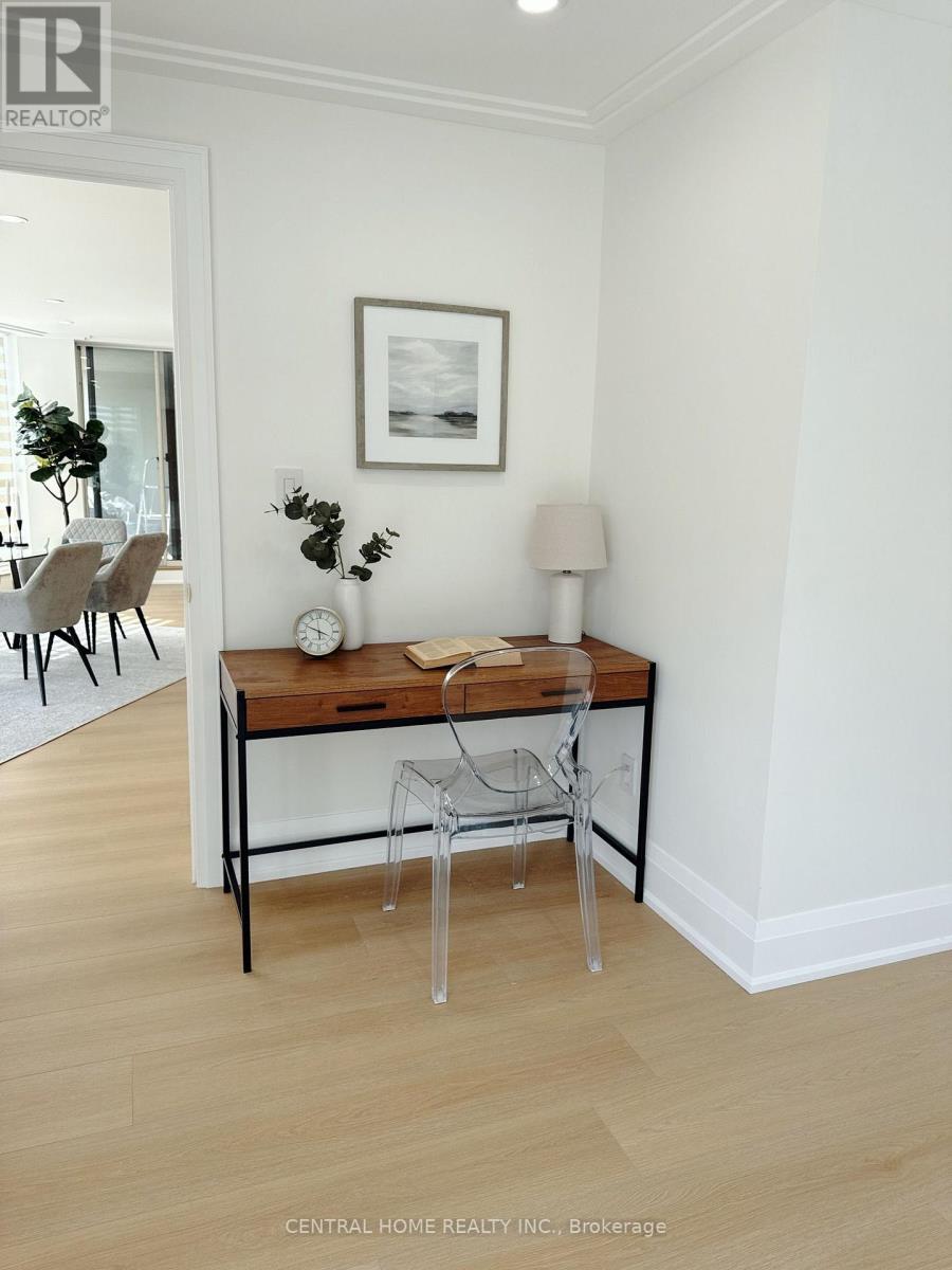 #302 85 SKYMARK DRIVE - Image 14
