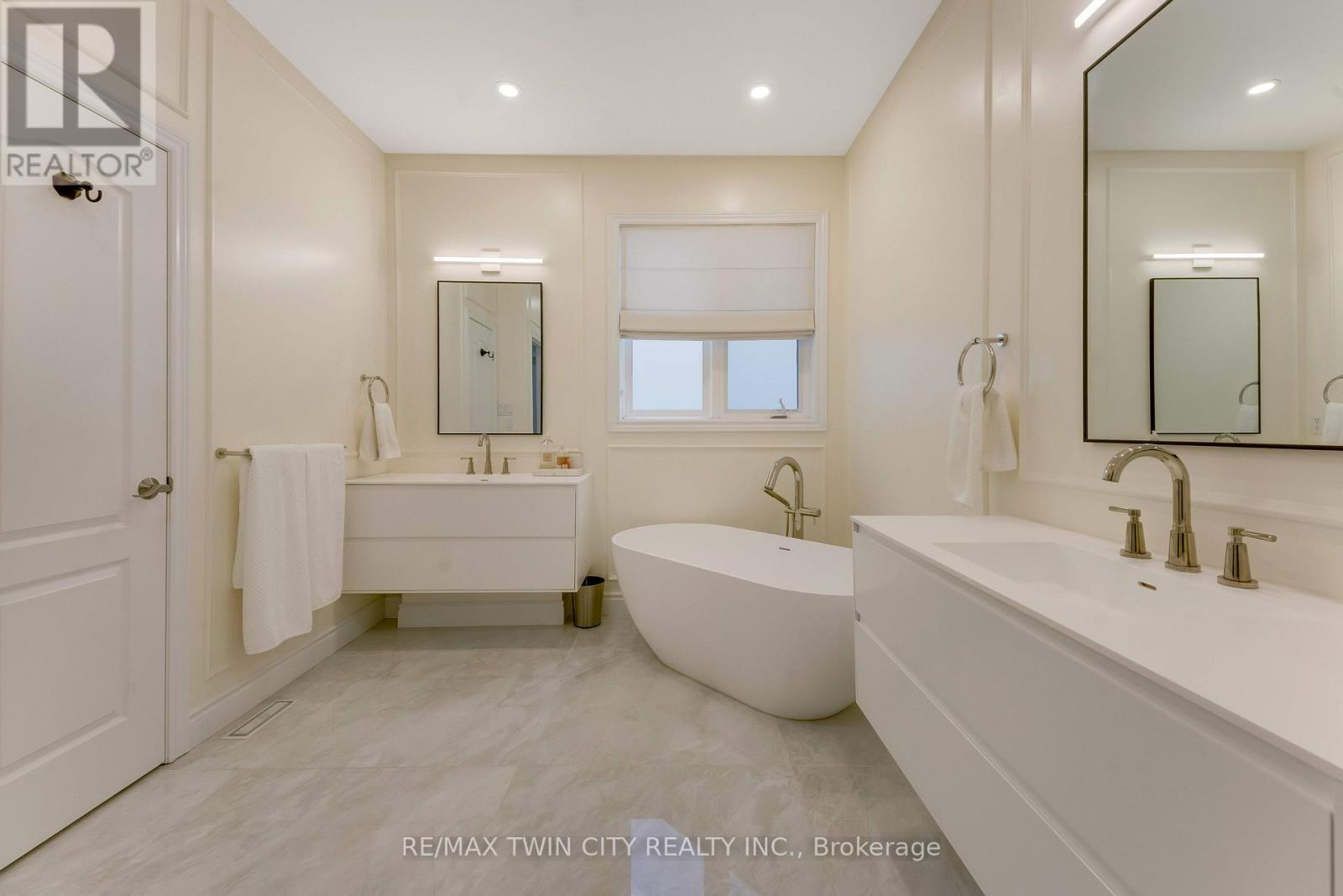 213 EDGEWATER CRESCENT - Image 26