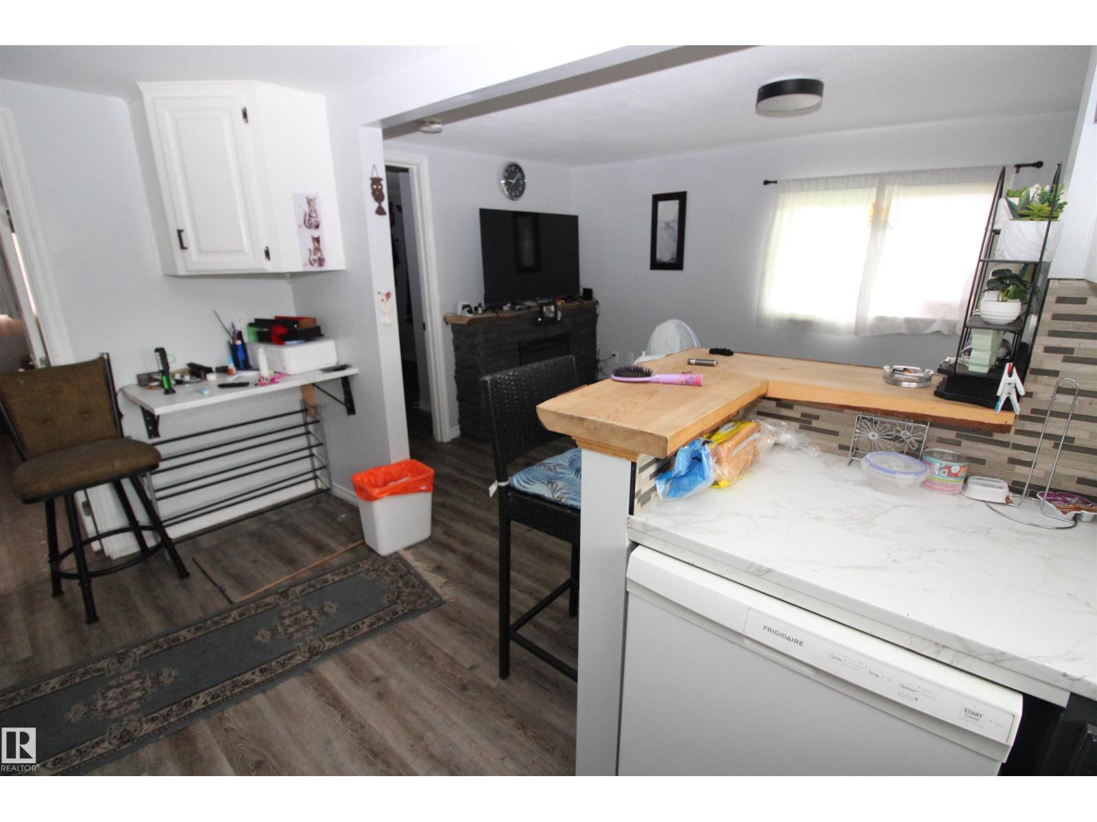5404 52 ST - Image 10
