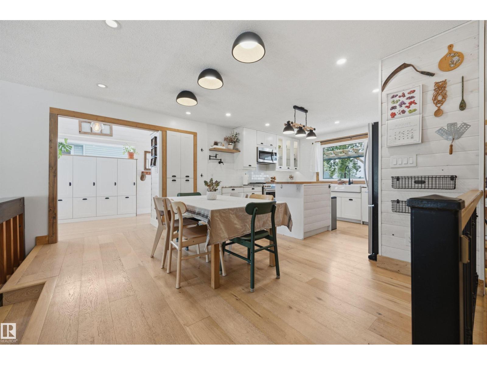 3118 89 ST NW - 15