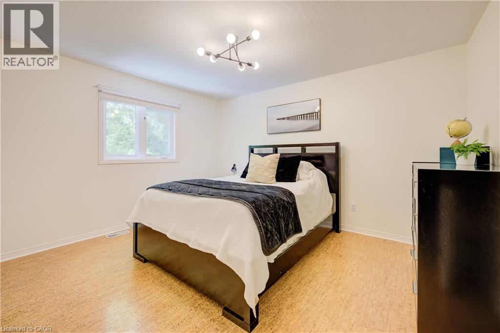 7664 MALTBY Road E - Image 25