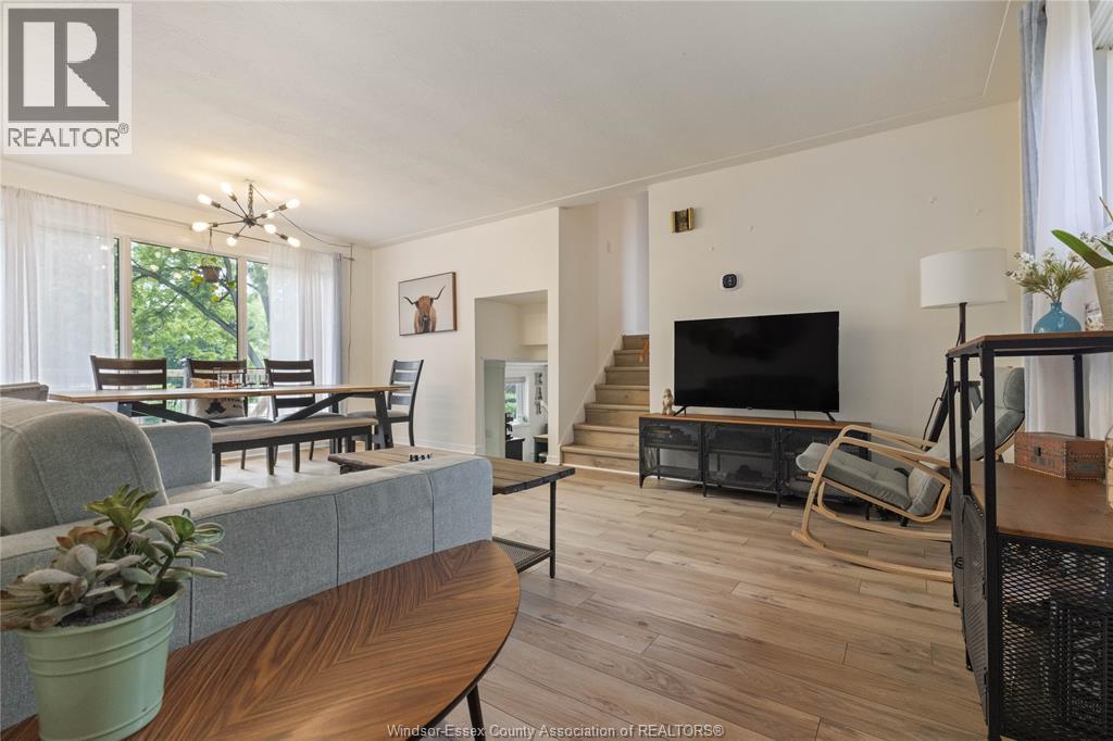 10 OAK STREET - 4