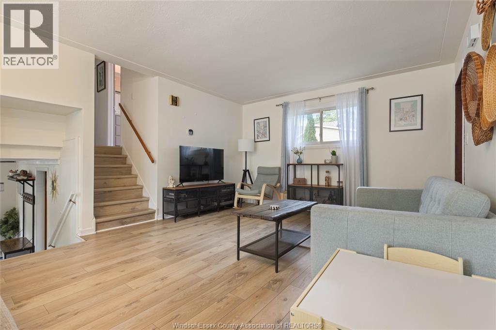 10 OAK STREET - 6