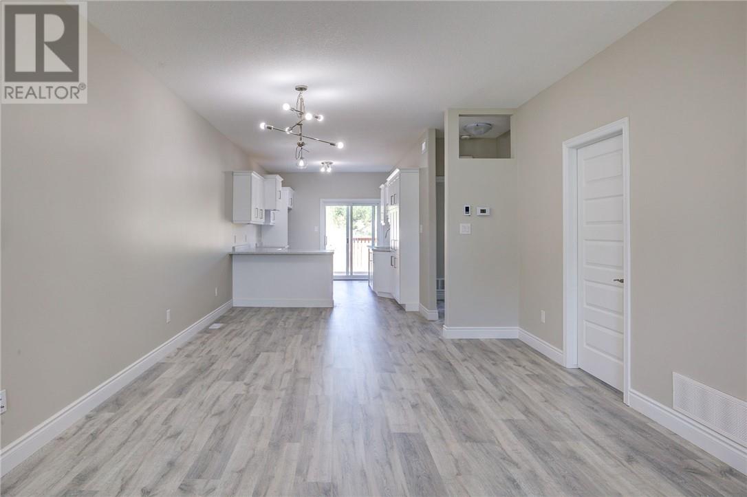 1511 Montrose - Image 10