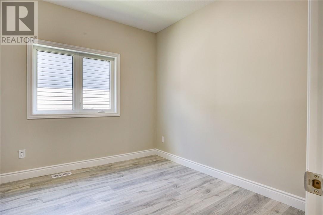 1511 Montrose - 18