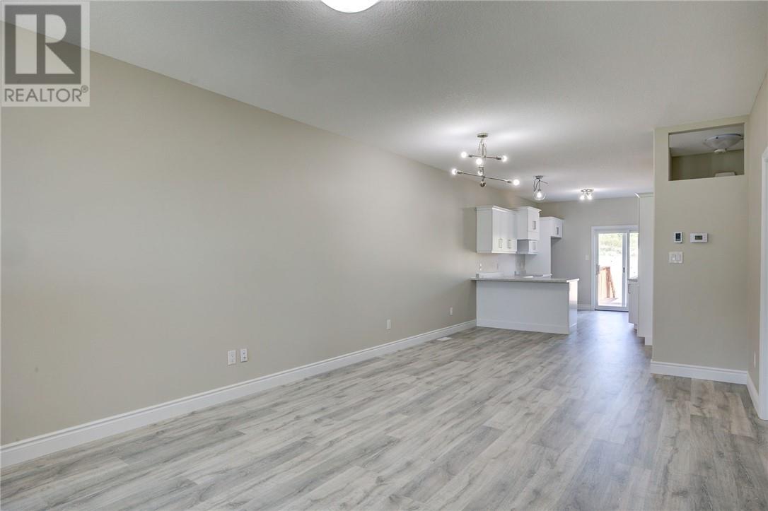 1511 Montrose - Image 9