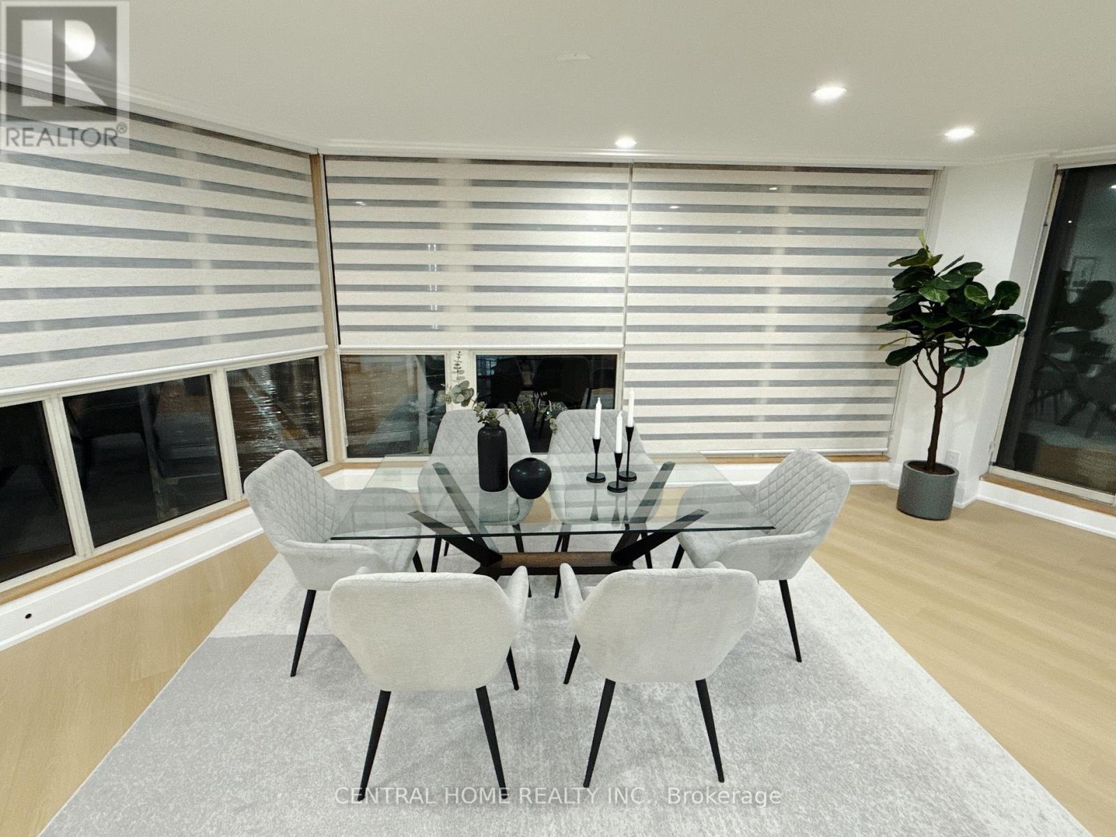 #302 85 SKYMARK DRIVE - Image 27