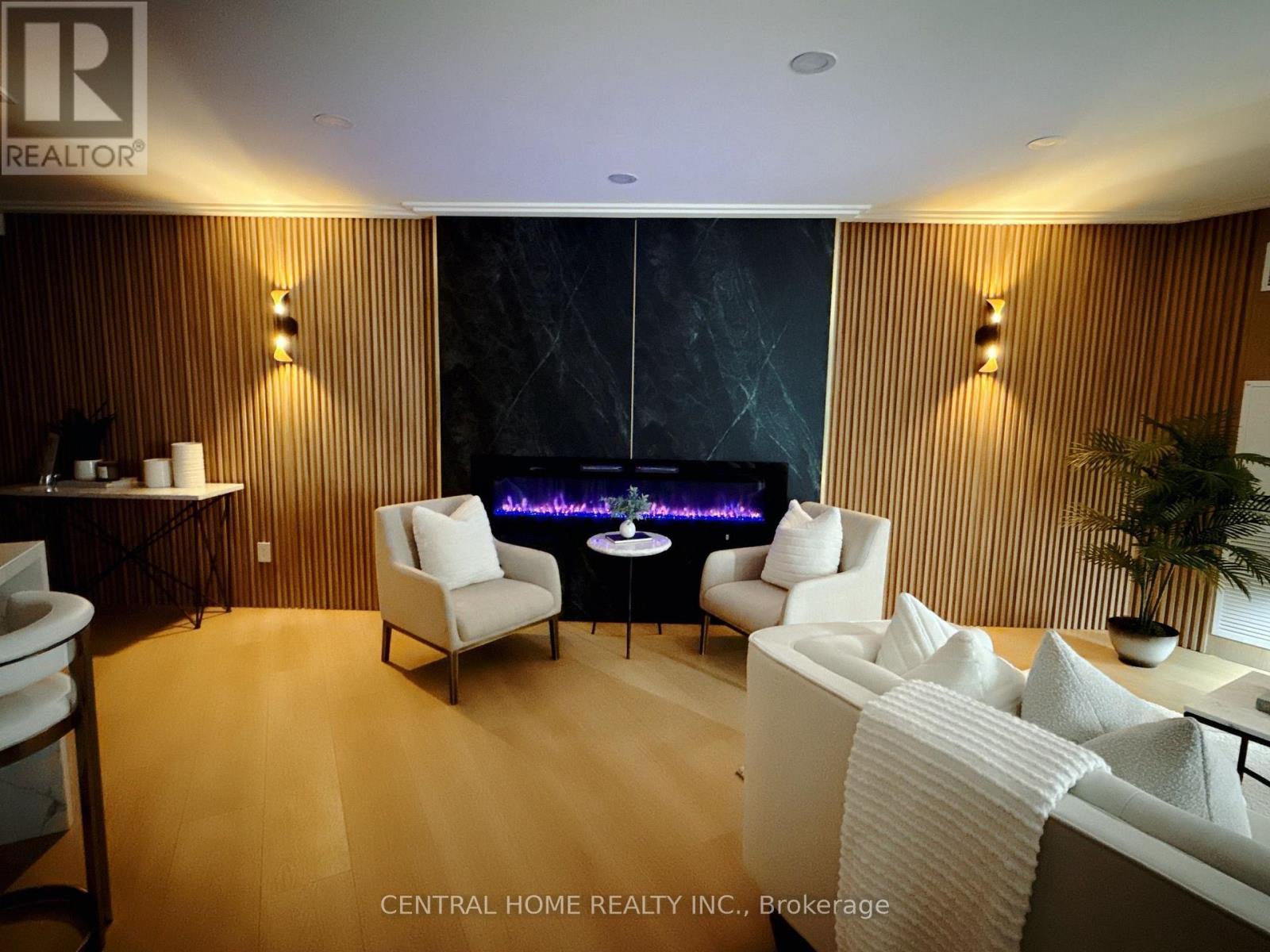 #302 85 SKYMARK DRIVE - Image 6