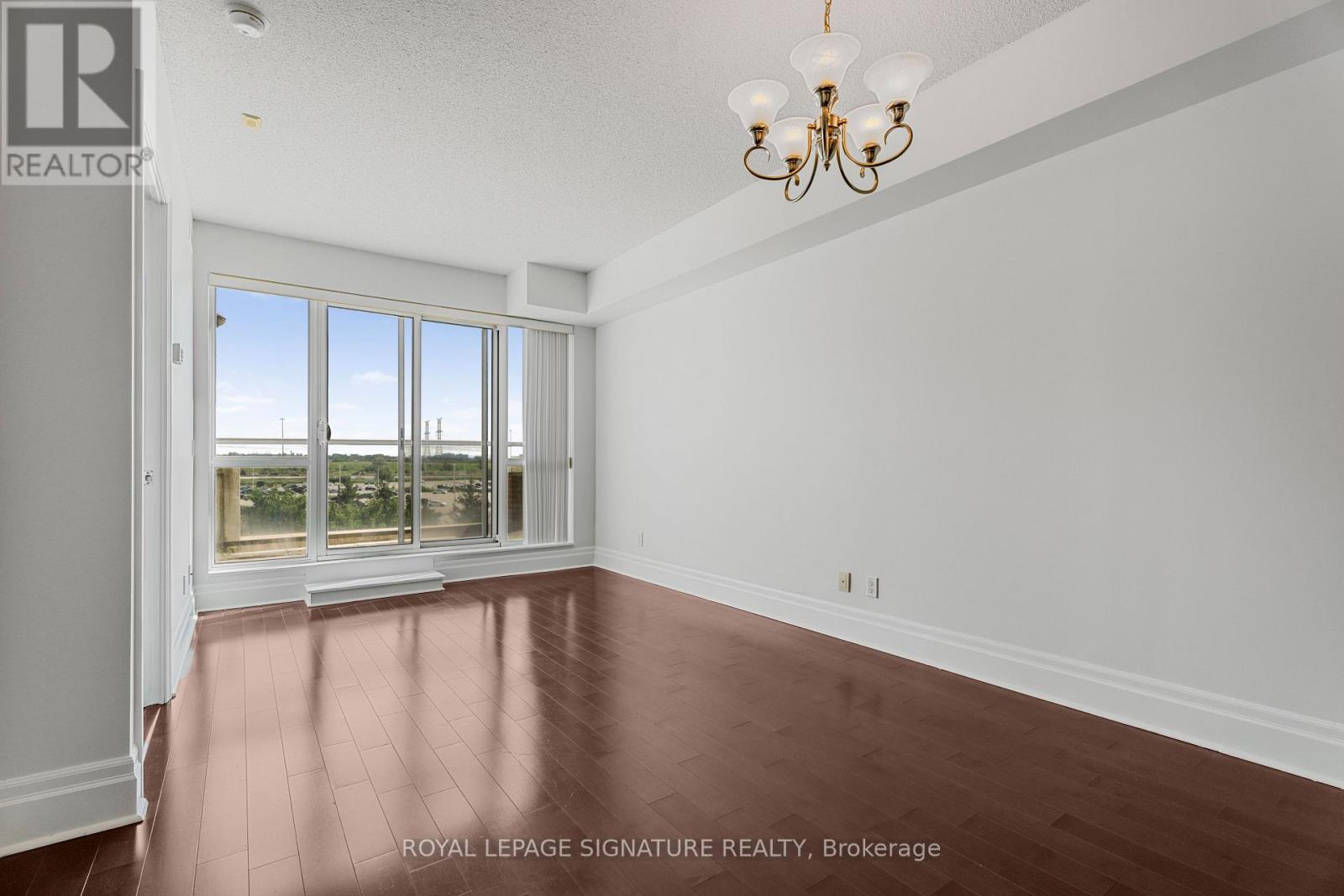 #408 39 UPPER DUKE CRESCENT - Image 13