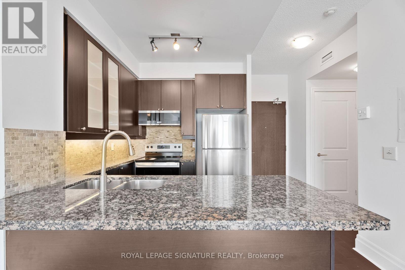 #408 39 UPPER DUKE CRESCENT - Image 9