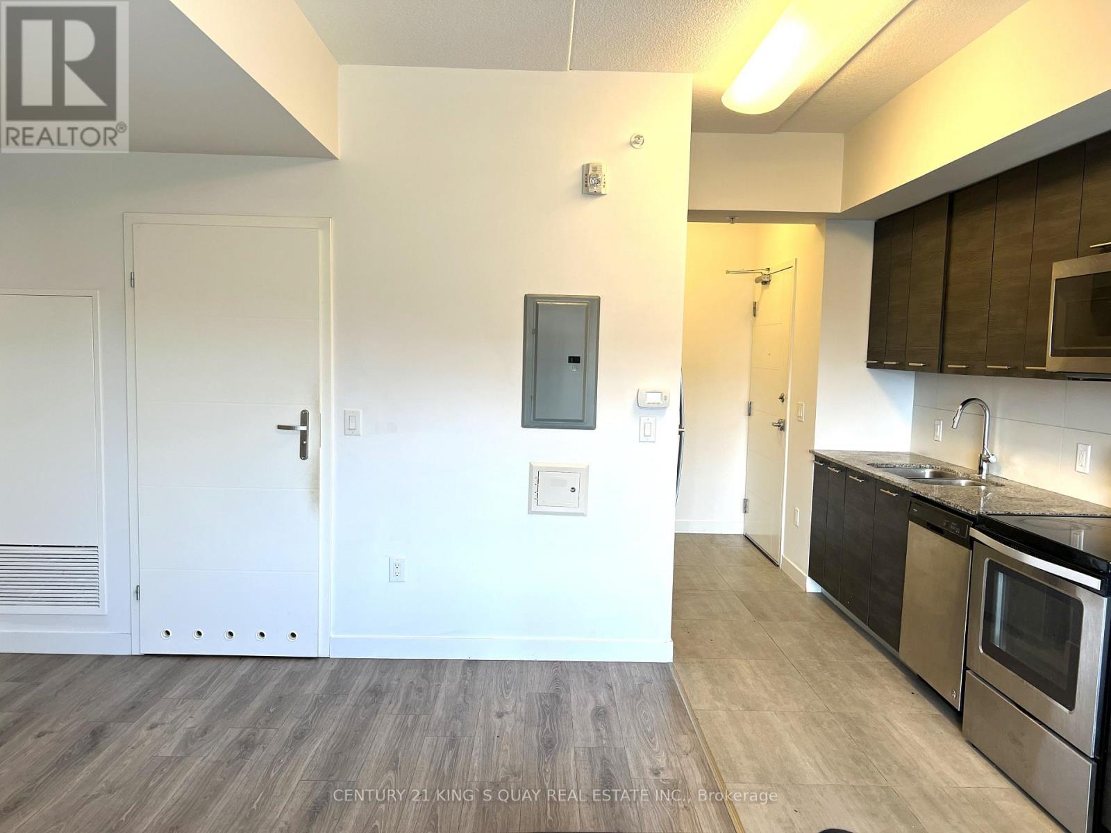 #620 251 HEMLOCK STREET - 8