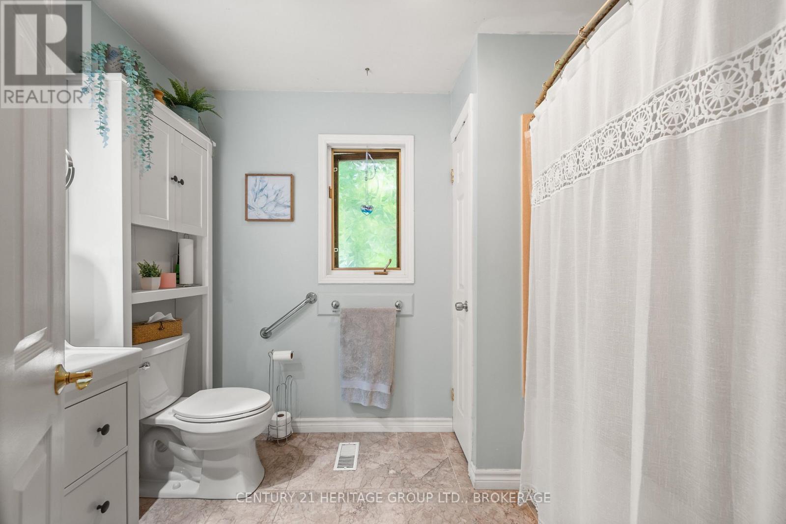 4212 PINE RIDGE DRIVE - Image 24