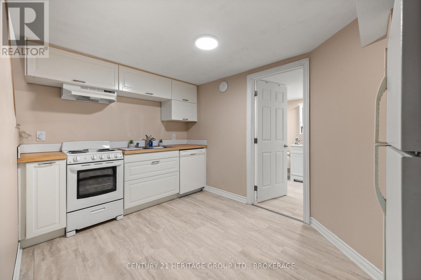 4212 PINE RIDGE DRIVE - Image 34